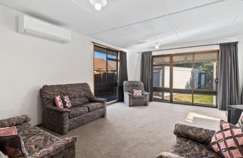 Lowburn House | Holiday Heaven - Cromwell