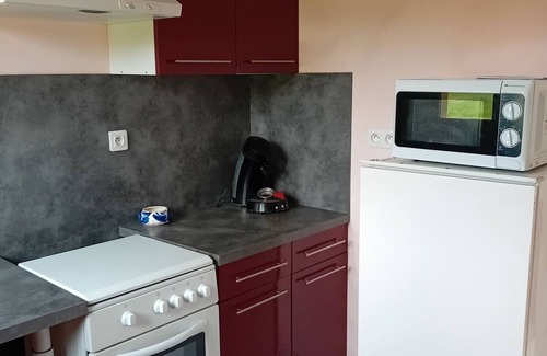 Saint-Front-d'Alemps House | Holiday Home 'Le Chalet' with Private Garden and Wi-Fi