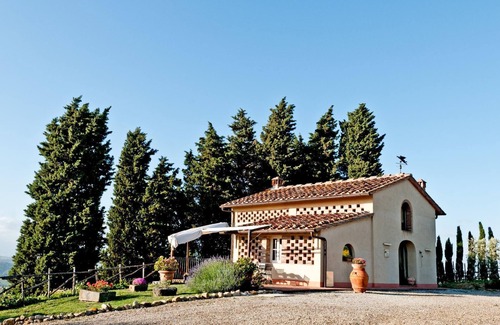 Montelupo Fiorentino House | Holiday house Montelupo Fiorentino for 1 - 16 persons with 8 bedrooms - Holiday house