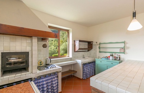 Monteverdi Marittimo House | Holiday Home "Casa Flora" with Private Pool, Private Terrace and Wi-Fi