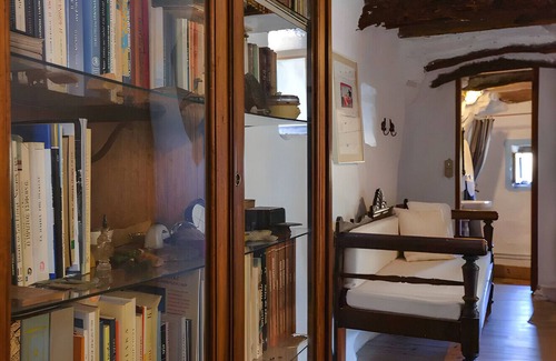 Agios Ioannis House | Holiday Home 'Stone House By Anemos' with Private Terrace and Private Garden