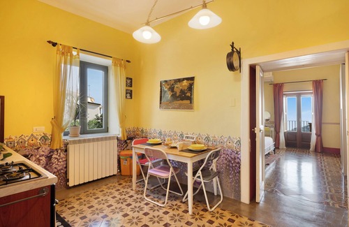 Colli di Fontanelle House | Holiday Home "Li Galli" with Sea View, Garden & Wi-Fi