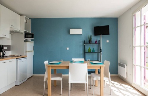 Carla-Bayle House | Holiday Home * - 2 Bedrooms - Heated Pools