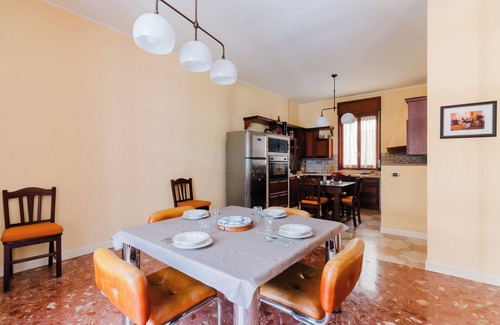 Lecce House | Holiday Home 'Ada' with Balcony, Wi-Fi and Air Conditioning