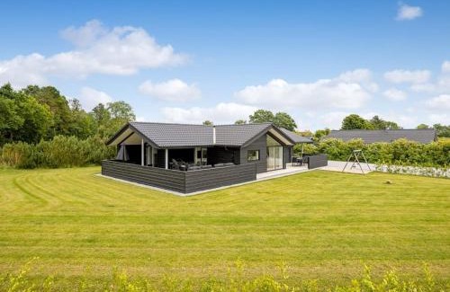 Haslevgarde House | Holiday Home Aleksa - 500m from the sea by Interhome