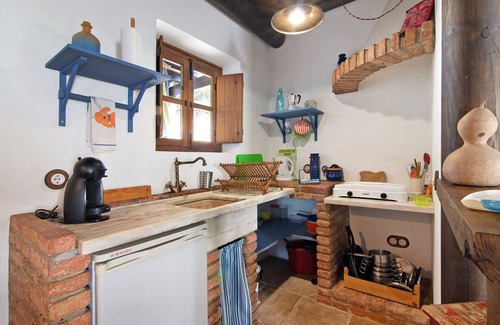 Charneca House | Holiday Home 'Algarve Charming 1B Mezzanine Villa' with Shared Pool & Wi-Fi