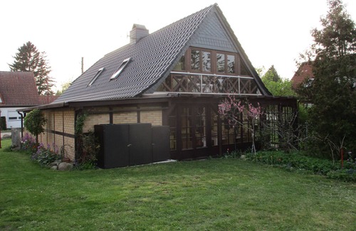 Uckerland House | Holiday Home 'Altes Jägerhaus' with Private Terrace and Private Garden