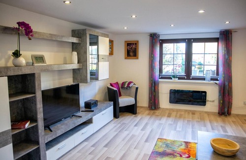 Annenwalde Apartment | Holiday Home 'Am Reiterhof' with Private Terrace, Private Garden and Wi-Fi