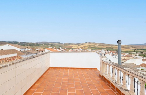 Ardales House | Holiday Home 'Ardales' with Mountain View, Wi-Fi and Air Conditioning