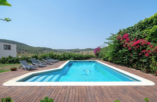 Bonastre House | Holiday Home 'Bonastre' with Mountain View, Private Pool and Wi-Fi