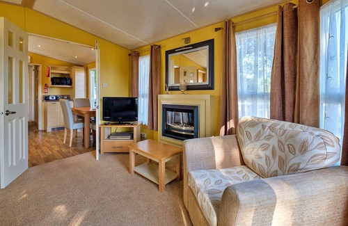 Cowes House | Holiday Home by UK Coast with Sea Views