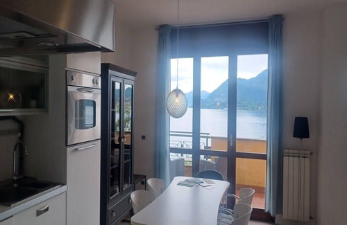 Stresa House | Holiday Home by Lake Maggiore with Pool