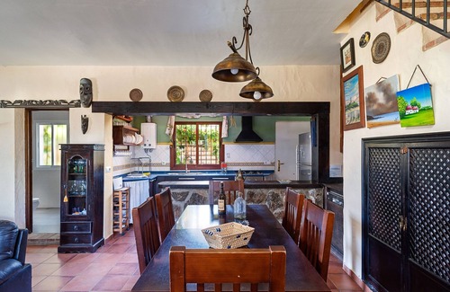 Los Canos de Meca House | Holiday Home "Casa Balcón" for Families Near the Beach with Pool, Terrace & Wi-Fi