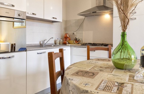 Olmedo House | Holiday Home 'Casa Kate' with Mountain View, Shared Garden and Air Conditioning