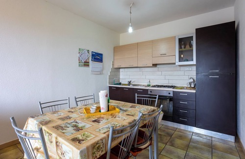 La Muddizza House | Holiday Home 'Casa La Palma Vista Mare' with Sea View, Wi-Fi and Air Conditioning