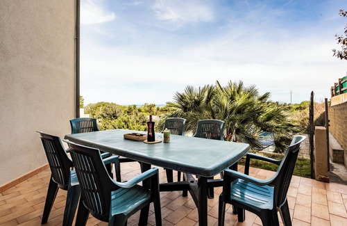 La Muddizza House | Holiday Home 'Casa La Palma Vista Mare' with Sea View, Wi-Fi and Air Conditioning