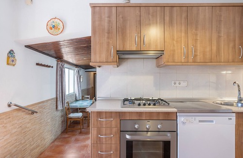 Cacin House | Holiday Home 'Casa Pepita' with Mountain View, Private Pool and Wi-Fi