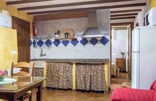 Laroya House | Holiday Home 'Casa Rural Museo' with Mountain View, Shared Pool and Wi-Fi