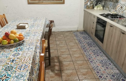 Tre Fontane House | Holiday Home Casa Vacanza Il Maneggio with A/C, Terrace & Garden