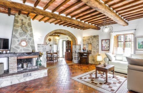 Castellina in Chianti House | Holiday Home Casale Il Poggino by Interhome