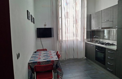 Vasto Apartment | HOLIDAY HOME Central Station, Business Center, Naples city center, Mary's Room