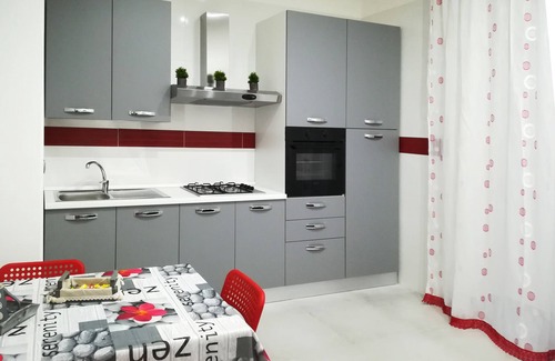 Vasto Apartment | HOLIDAY HOME Central station, business center, central Naples, Mary's Sweet home
