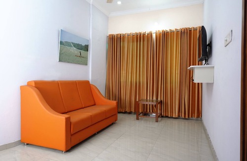 Maradu Apartment | Holiday Home Cochin nLocated in Ernakulam Near to Gandhi Square, Poonithura.