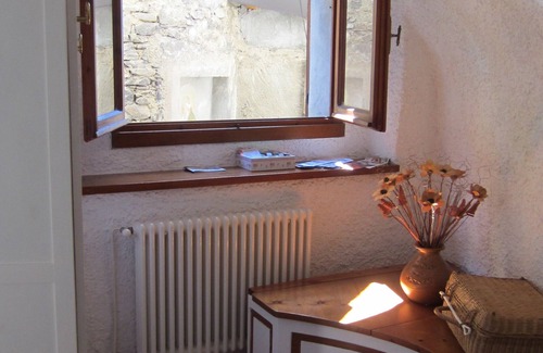 Riva House | Holiday Home Como Lake-Casa Sibiel-Typical Italian house