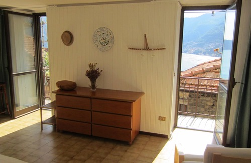 Riva House | Holiday Home Como Lake-Casa Sibiel-Typical Italian house