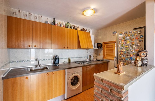 Montefrio House | Holiday Home "Cortijo La Solana Montefrío" with Mountain Views, Private Pool and Wi-Fi