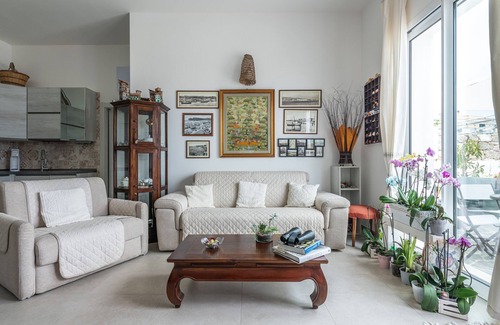 Carloforte House | Holiday Home "Da Silvi E Salva In Riva Al Mare" with Sea View, Private Garden & Wi-Fi
