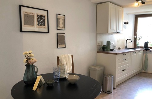 Lieser House | Holiday Home 'Das Rote Ferienhaus Terlinden'