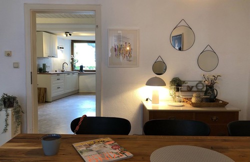 Lieser House | Holiday Home 'Das Rote Ferienhaus Terlinden'