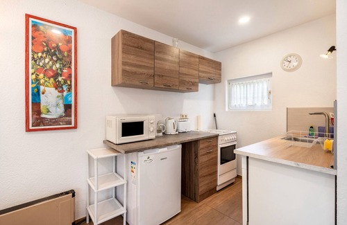 Bungalowdorf an der Talsperre House | Holiday Home 'Bungalow 91' with Private Terrace and Private Garden