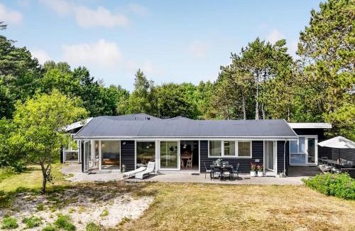 Øer Strand House | Holiday Home Donka - 25m from the sea by Interhome