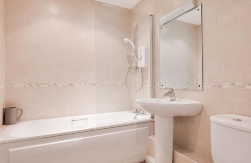 Edmonton House | Holiday Home Edmonton-1 by Interhome
