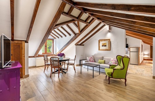 Durcal Apartment | Holiday Home 'El Puente' with Lake View, Wi-Fi and Air Conditioning