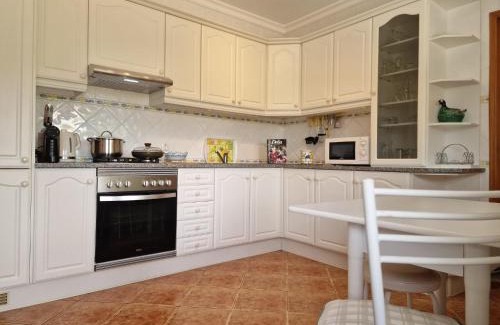 Urbanizacao dos Calicos House | Holiday Home Elisia by Interhome