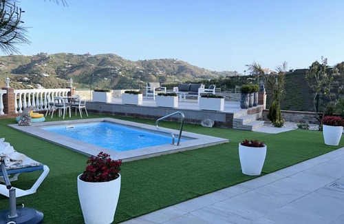 Archez House | Holiday Home 'Entre Montañas' with Mountain View, Wi-Fi and Air Conditioning