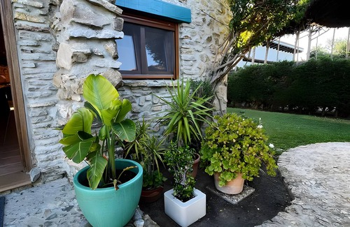 El Palmar House | Holiday Home 'Casa De Piedra' with Private Pool, Wi-Fi and Air Conditioning