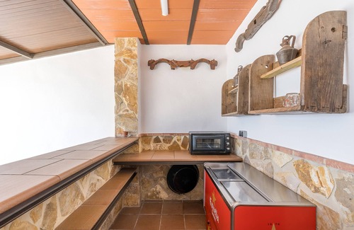 Las Lagunillas House | Holiday Home 'Cortijo El Llano' with Mountain View, Private Pool and Wi-Fi