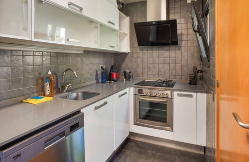 Vallpineda House | Holiday Home 'Sunny House' with Sea View, Wi-Fi and Air Conditioning