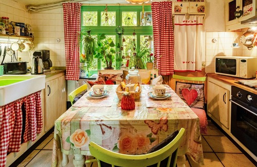 Rhauderfehn House | Holiday Home 'Fairy Cottage' with Shared Terrace and Shared Garden