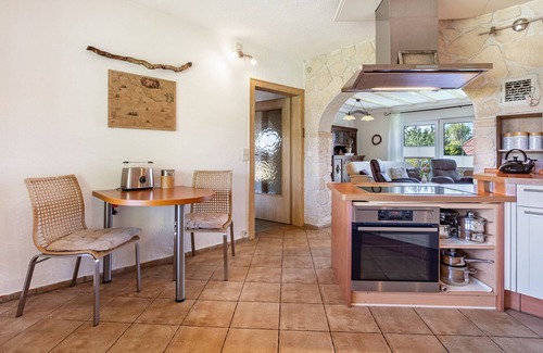 Blankenburg House | Holiday Home 'Ferienhaus Appelgarten' with Private Terrace, Private Garden and Wi-Fi