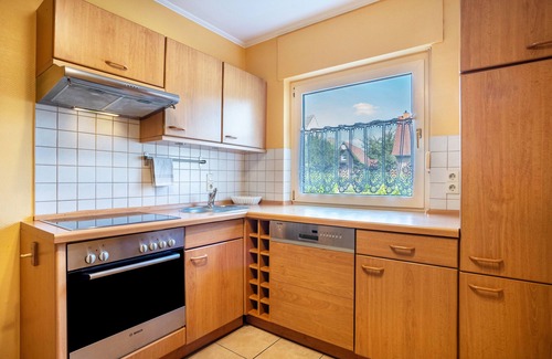 Blankenburg House | Holiday Home 'Ferienhaus Sommerrose' with Private Terrace, Private Garden and Wi-Fi