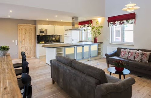 Oberhavel House | Holiday Home 'Ferienhaus Haussee' with Lake View, Private Terrace and Wi-Fi
