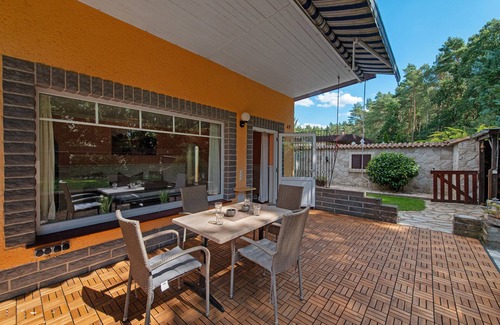 Matzlow-Garwitz House | Holiday Home 'Ferienhaus Am Rander Der Lewitz' with Lake View, Wi-Fi and Air Conditioning