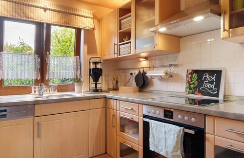 Colnrade House | Holiday Home 'Ferienhaus Thomas' with Shared Terrace, Shared Garden and Wi-Fi