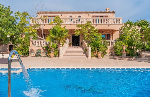S'alqueria Blanca House | Holiday Home Finca Can Roca with Sea View, Pool & Wi-Fi