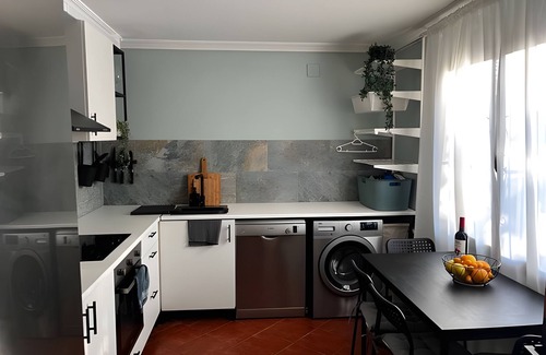 Mutxamel House | Holiday Home 'Gaia' with Mountain View, Wi-Fi and Air Conditioning